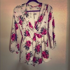 Charlotte Russe‎ white floral romper